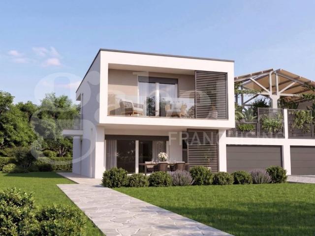 Villa Indipendente in vendita a Turate, Lombardia