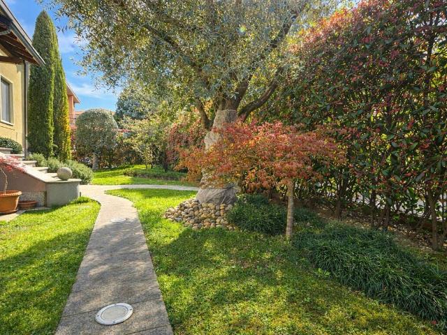 Villa Indipendente in vendita a Turate, Lombardia
