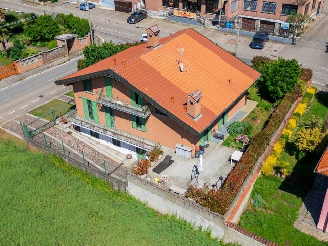 Villa Indipendente in vendita a Turate, Lombardia
