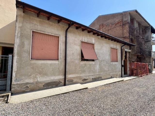 Villa Indipendente in vendita a Turate, Lombardia
