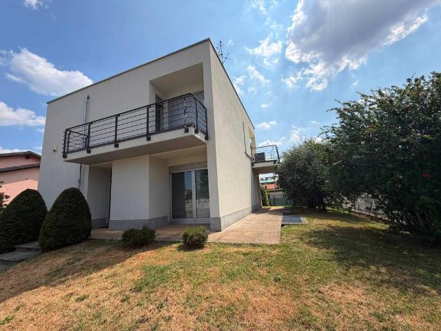 Villa Indipendente in vendita a Turate, Como