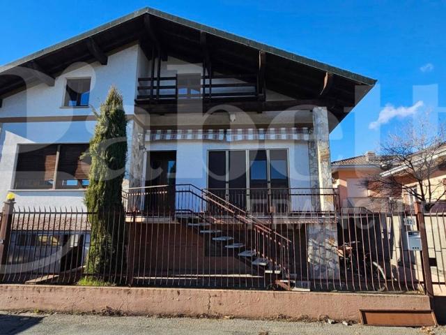Villa Indipendente in vendita a Turbigo, Lombardia