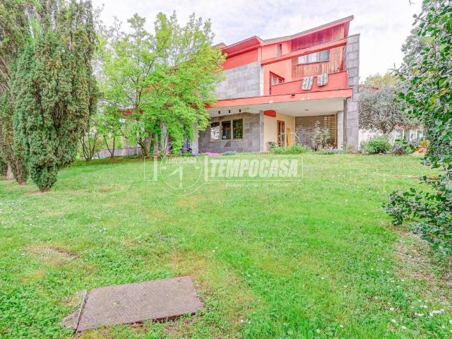Villa Indipendente in vendita a Montagnone, Turbigo