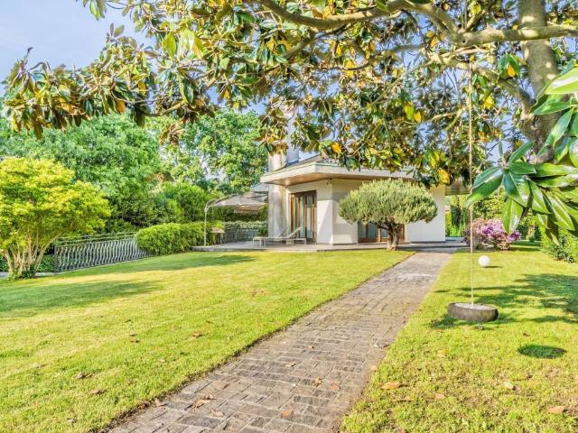 Villa Indipendente in vendita a Turbigo, Lombardia