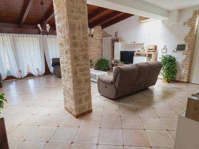 Villa Indipendente in vendita a Puglia, Bari