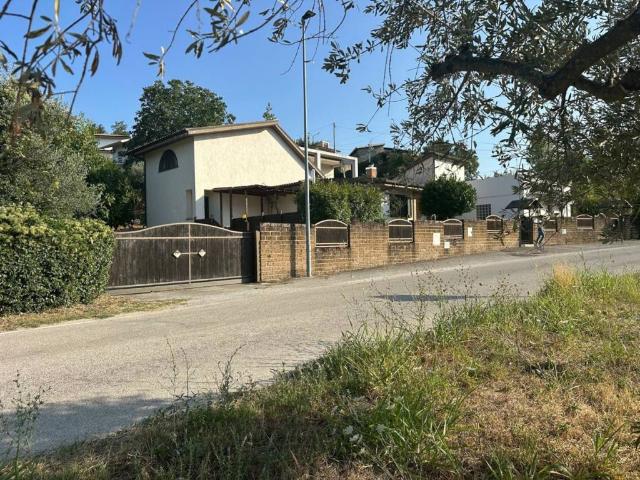 Villa Indipendente in vendita a Turrivalignani, Abruzzo