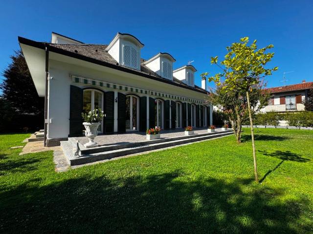 Villa Indipendente in vendita a Uboldo, Lombardia