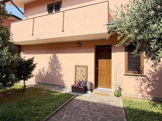Villa Indipendente in vendita a Uboldo, Lombardia