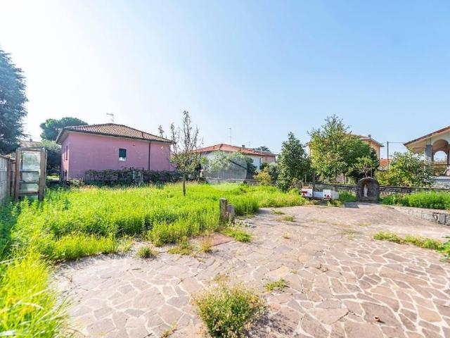 Villa Indipendente in vendita a Uboldo, Lombardia