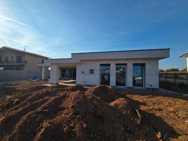 Villa Indipendente in vendita a Lazzaretto, Uboldo