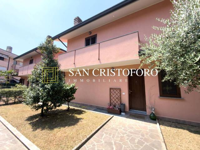 Villa Indipendente in vendita a Uboldo, Lombardia