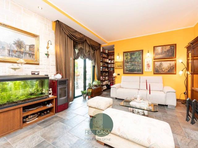 Villa Indipendente in vendita a Uboldo, Lombardia