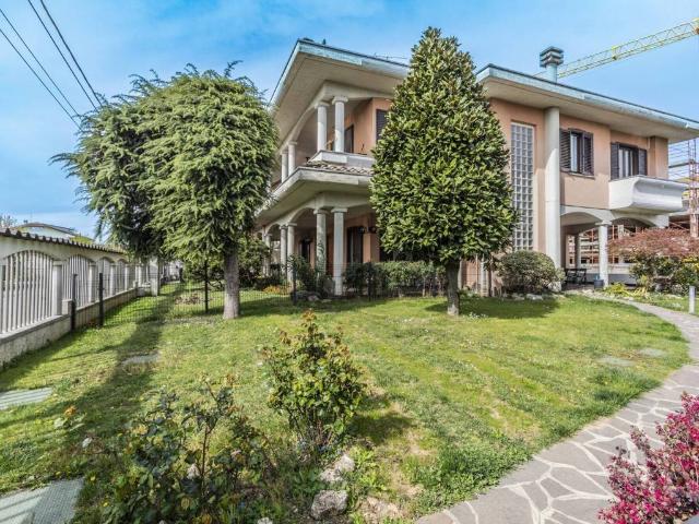 Villa Indipendente in vendita a Uboldo, Lombardia