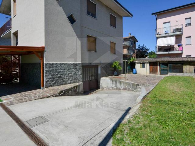 Villa Indipendente in vendita a Lazzaretto, Uboldo