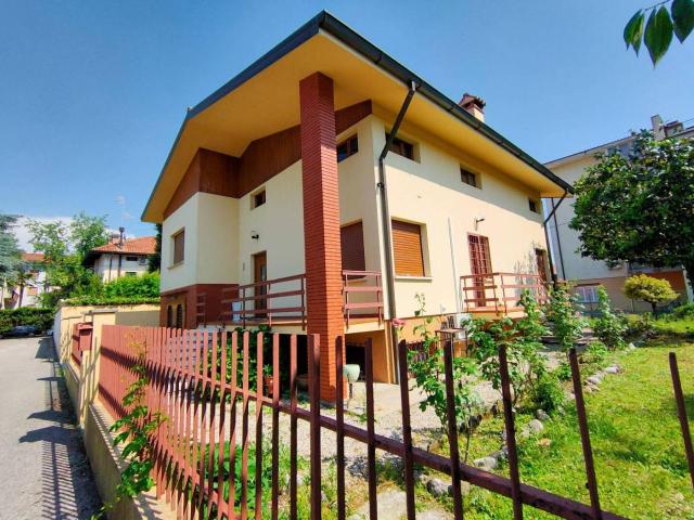 Villa Indipendente in vendita a Paderno, Reana Del Roiale