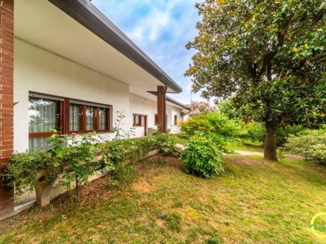 Villa Indipendente in vendita a Borgo Pracchiuso, Reana Del Roiale