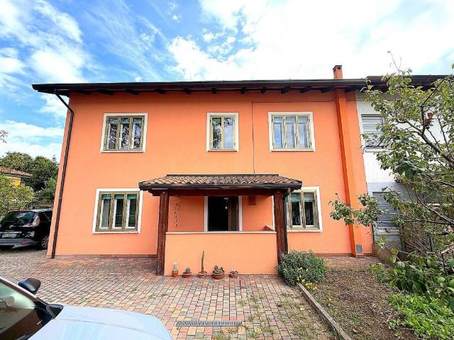 Villa Indipendente in vendita a Paparotti / Paparots, Udine / Udin