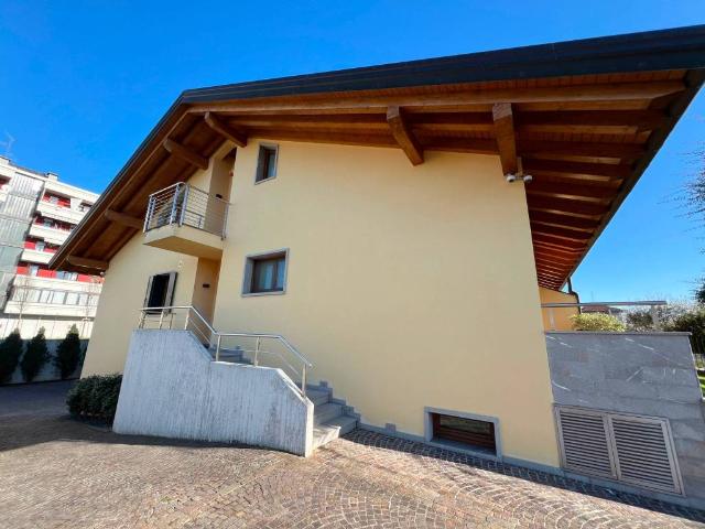 Villa Indipendente in vendita a Cussignacco / Cussignà, Reana Del Roiale