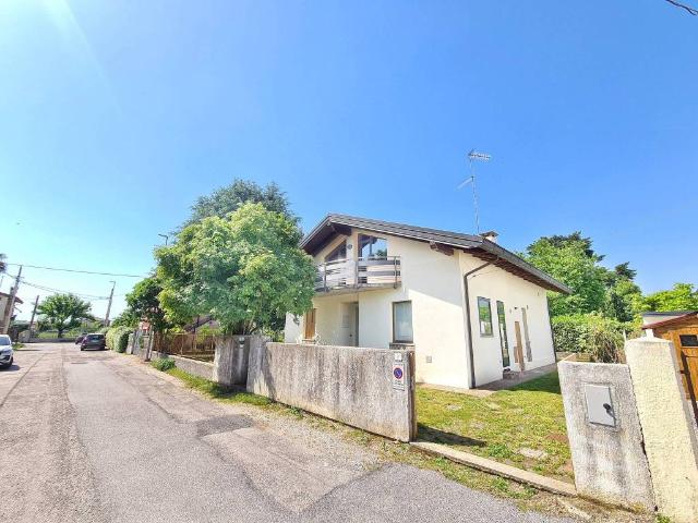 Villa Indipendente in vendita a Reana Del Roiale, Friuli-Venezia Giulia