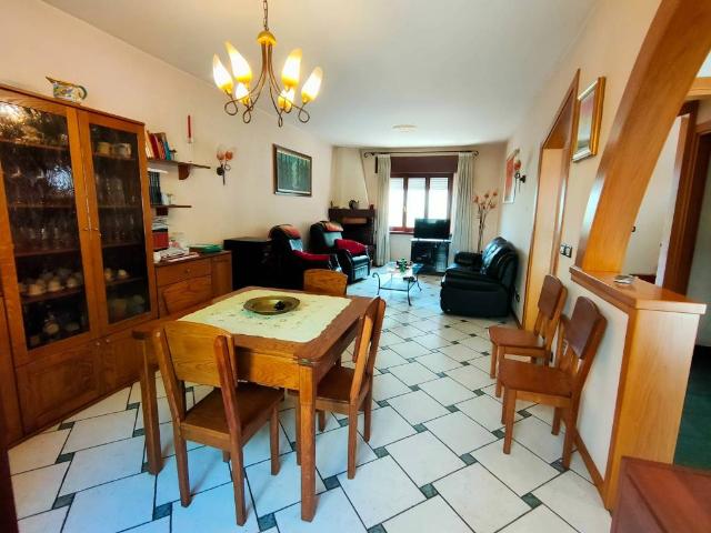 Villa Indipendente in vendita a Rizzi, Reana Del Roiale