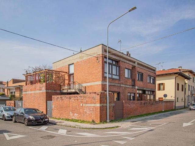 Villa Indipendente in vendita a Cormôr Alto, Reana Del Roiale