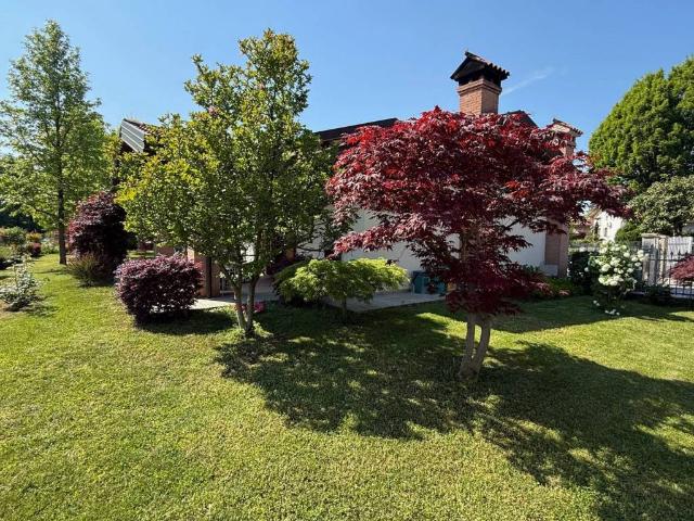 Villa Indipendente in vendita a Sant'Osvaldo, Reana Del Roiale