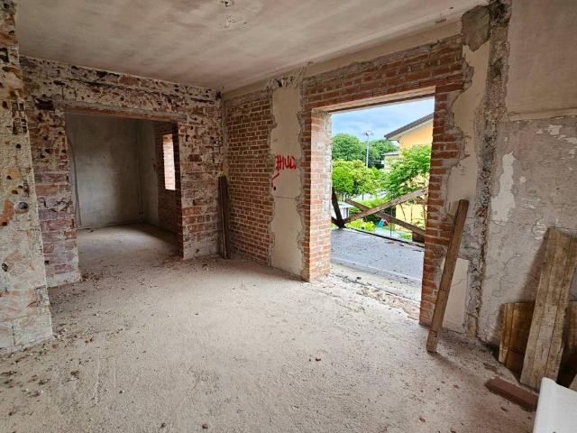Villa Indipendente in vendita a Paderno, Reana Del Roiale