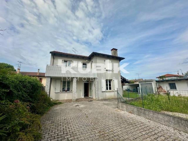 Villa Indipendente in vendita a Sant'Osvaldo, Reana Del Roiale