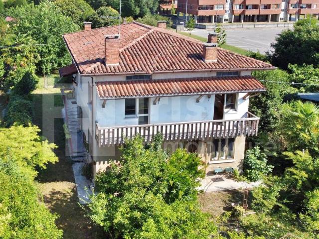 Villa Indipendente in vendita a Casali Osellin, Reana Del Roiale