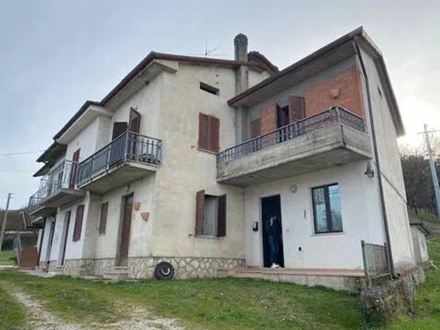 Villa Indipendente in vendita a Umbertide, Umbria
