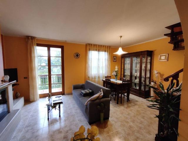 Villa Indipendente in vendita a Umbertide, Umbria