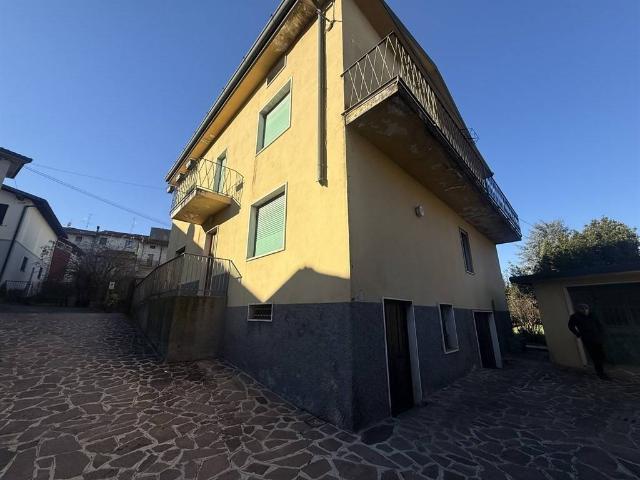 Villa Indipendente in vendita a Urago D'oglio, Lombardia