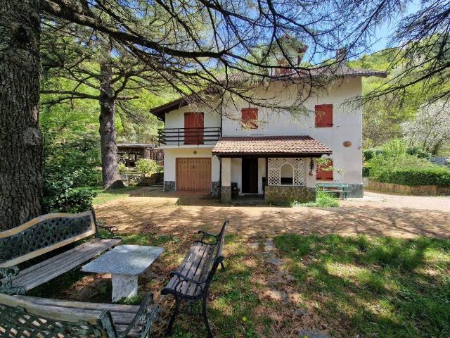 Villa Indipendente in vendita a Urbe, Olba