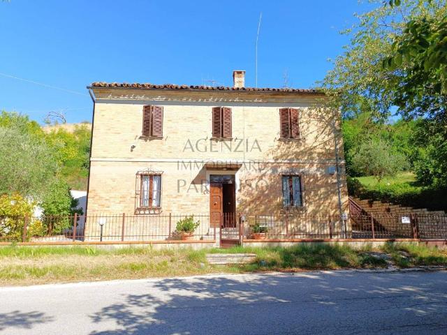 Villa Indipendente in vendita a San Donato, Marche