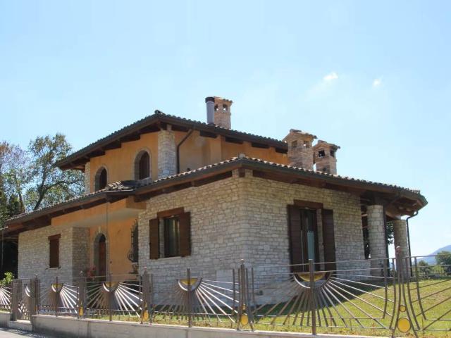 Villa Indipendente in vendita a Marche, Pesaro E Urbino