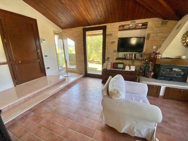 Villa Indipendente in vendita a La Torre, Marche