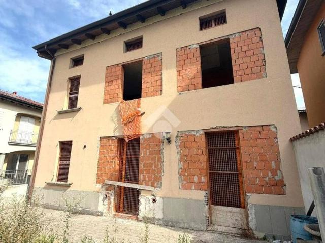 Villa Indipendente in vendita a Urgnano, Bergamo