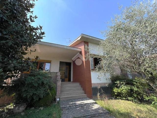 Villa Indipendente in vendita a Urgnano, Bergamo