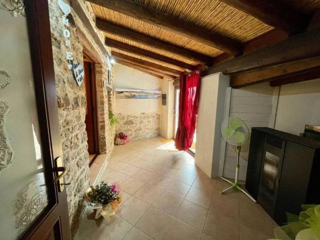 Villa Indipendente in vendita a Usellus, Sardigna/Sardegna