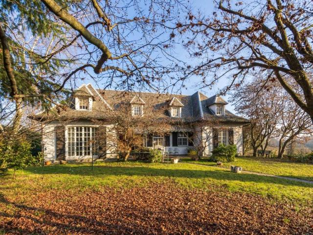 Villa Indipendente in vendita a Usmate Velate, Usmate