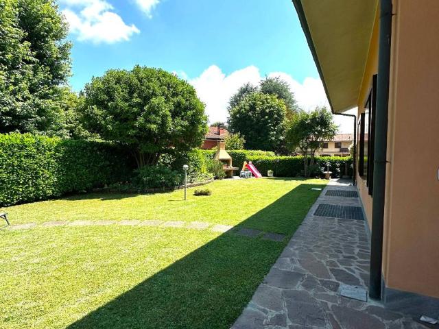 Villa Indipendente in vendita a Usmate Velate, Lombardia