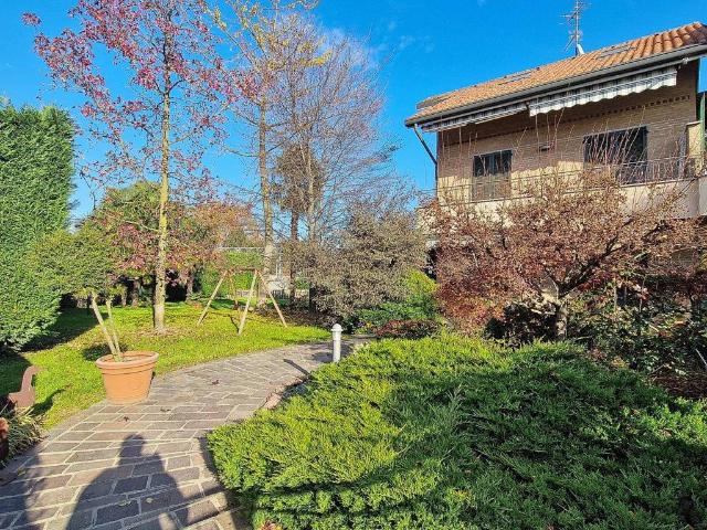 Villa Indipendente in vendita a Usmate Velate, Usmate