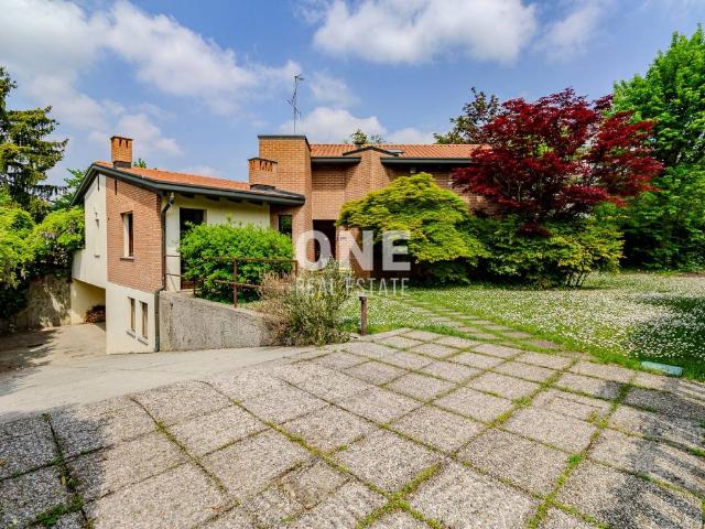 Villa Indipendente in vendita a Usmate Velate, Villa Angioletta