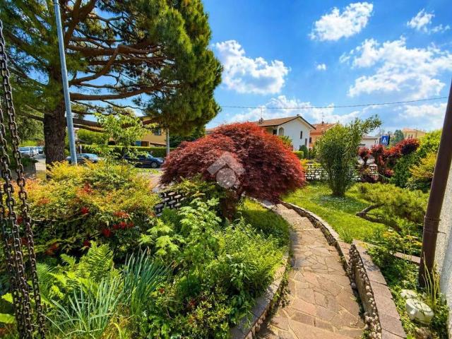 Villa Indipendente in vendita a Usmate Velate, Usmate