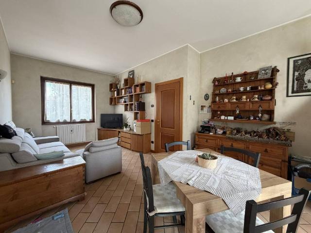 Villa Indipendente in vendita a Usmate Velate, Usmate