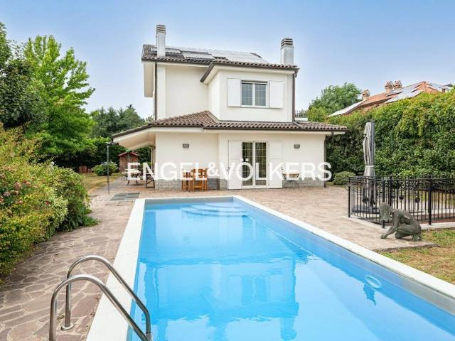 Villa Indipendente in vendita a Usmate Velate, Mongorio - Tre Case