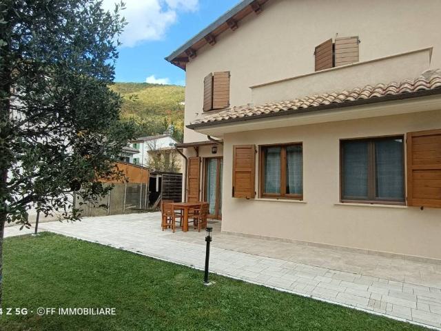 Villa Indipendente in vendita a Marche, Macerata