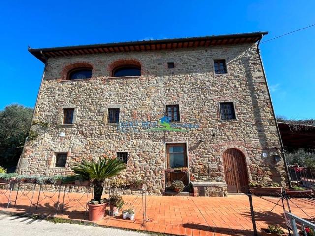 Villa Indipendente in vendita a Uzzano, Toscana