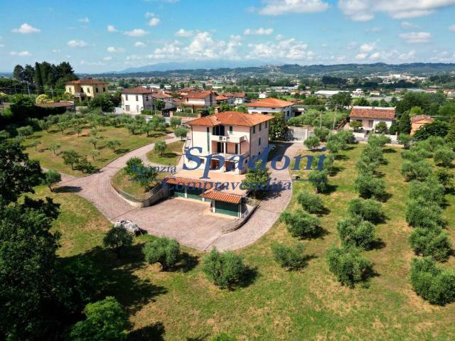 Villa Indipendente in vendita a Uzzano, Forone