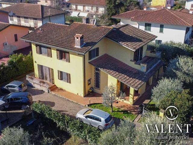 Villa Indipendente in vendita a Case Benedetti, Uzzano E Castello